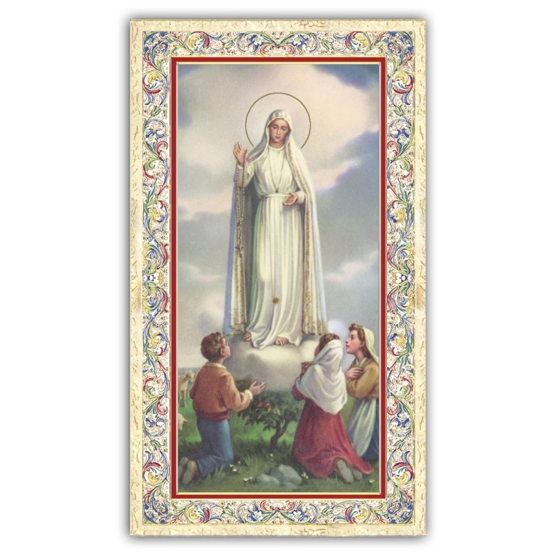 Santino Madonna di Fatima con i tre pastorelli con preghiera e finiture in oro a caldo Santino Madonna di Fatima con i tre pastorelli con preghiera e finiture in oro a caldo