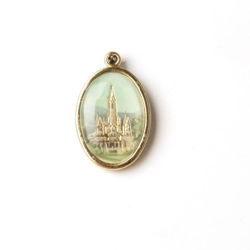 Medaglia ovale dorata del Santuario di Lourdes Medaglia ovale dorata del Santuario di Lourdes
