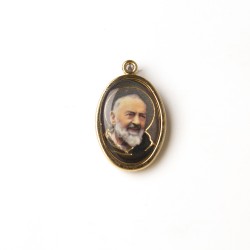 Medaglia ovale dorata di Padre Pio