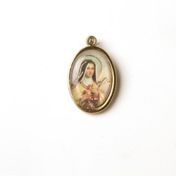 Medaglia ovale dorata di Santa Teresa