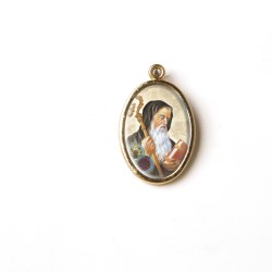 Medaglia ovale dorata di San Benedetto