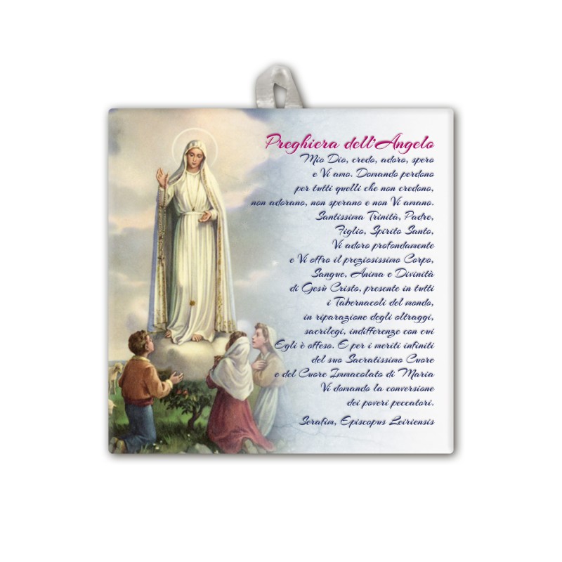 Piastrella della Madonna di Fatima 10 x 10 cm con occhiello in raso Piastrella della Madonna di Fatima 10 x 10 cm con occhiello in raso