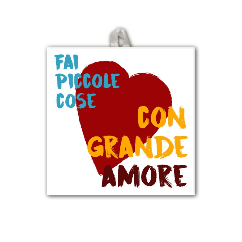 Piastrella con frase ispirazionale 10 x 10 cm con occhiello in raso Piastrella con frase ispirazionale 10 x 10 cm con occhiello in raso