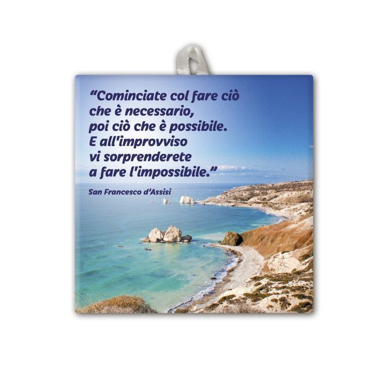 Piastrella con frase ispirazionale 10 x 10 cm con occhiello in raso Piastrella con frase ispirazionale 10 x 10 cm con occhiello in raso