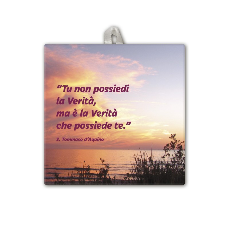 Piastrella con frase ispirazionale 10 x 10 cm con occhiello in raso Piastrella con frase ispirazionale 10 x 10 cm con occhiello in raso